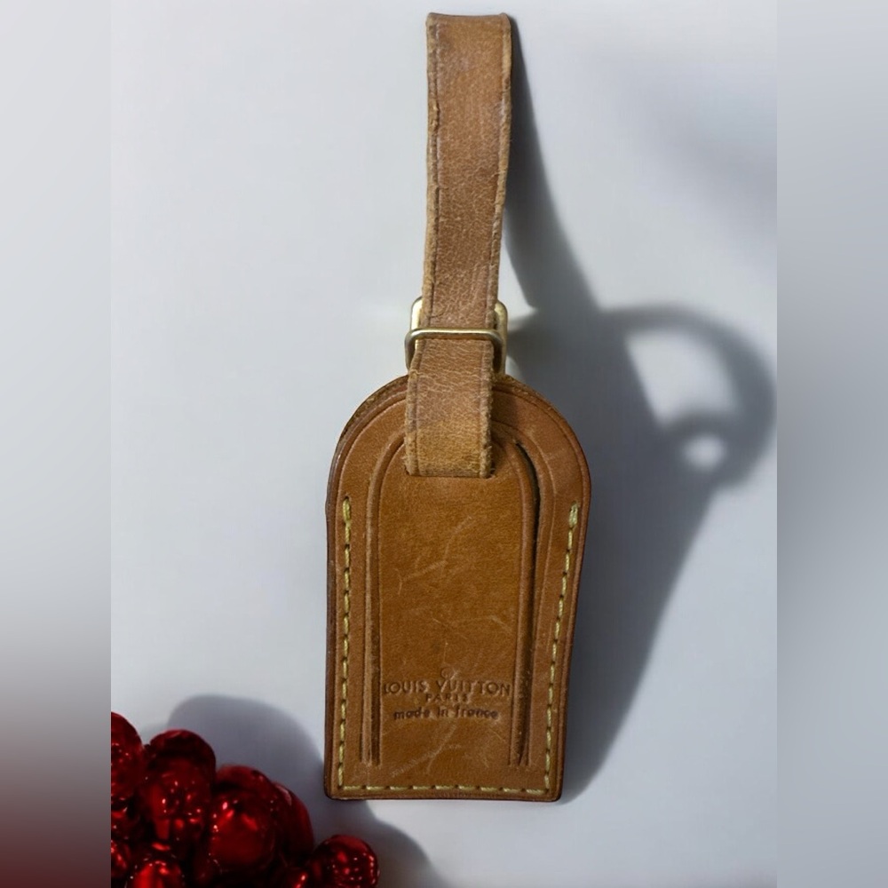 Louis Vuitton Authentic Leather Brown Luggage Tag Adjustable Belt Style Loop